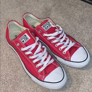 Low top converse (red) (size: 9 in mens)